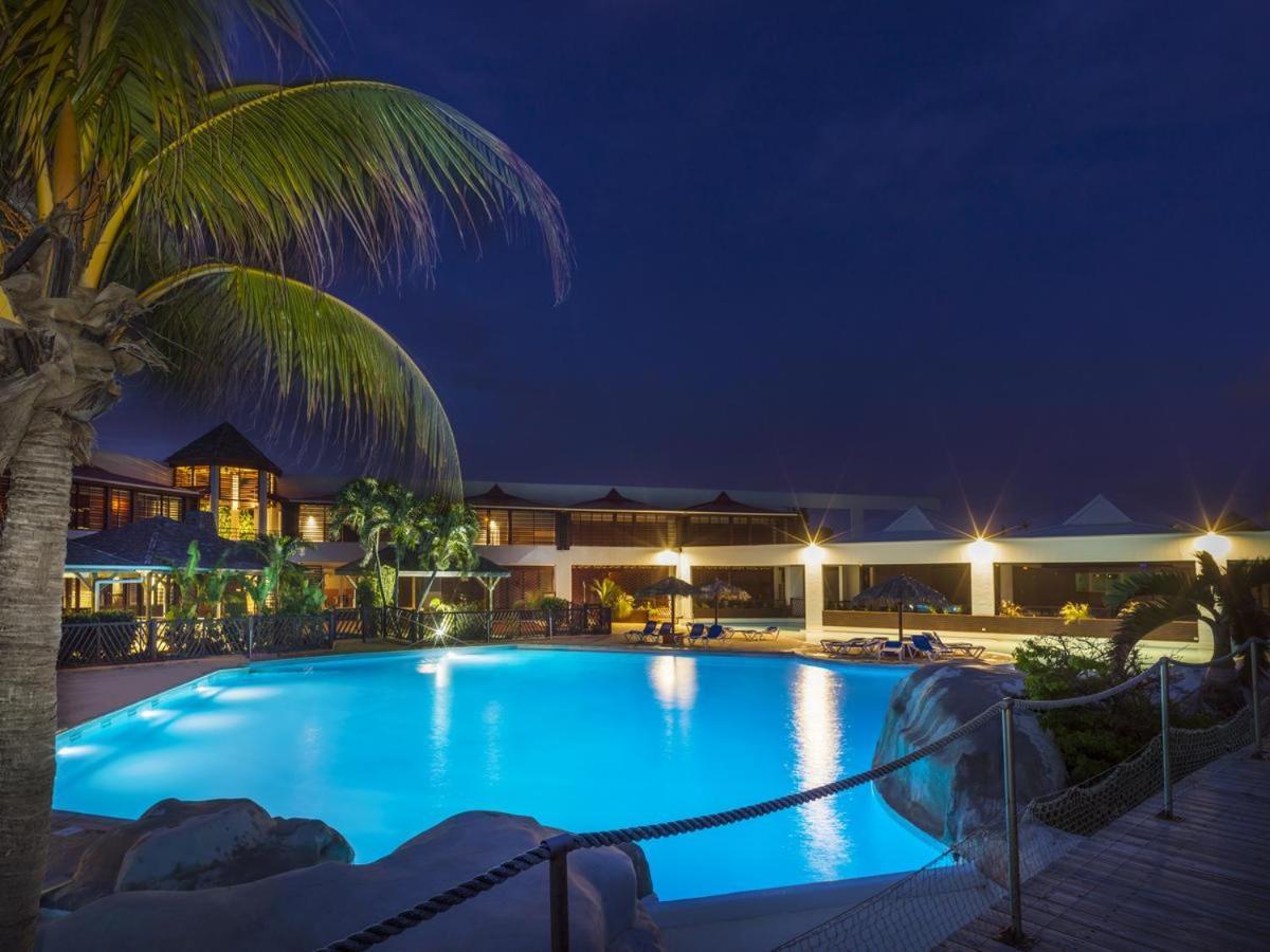 Vue Mer & Acces Direct A La Plage Avec Magnifique Piscine Surveillee Par Un Maitre Nageur Saint-Francois  Exteriér fotografie