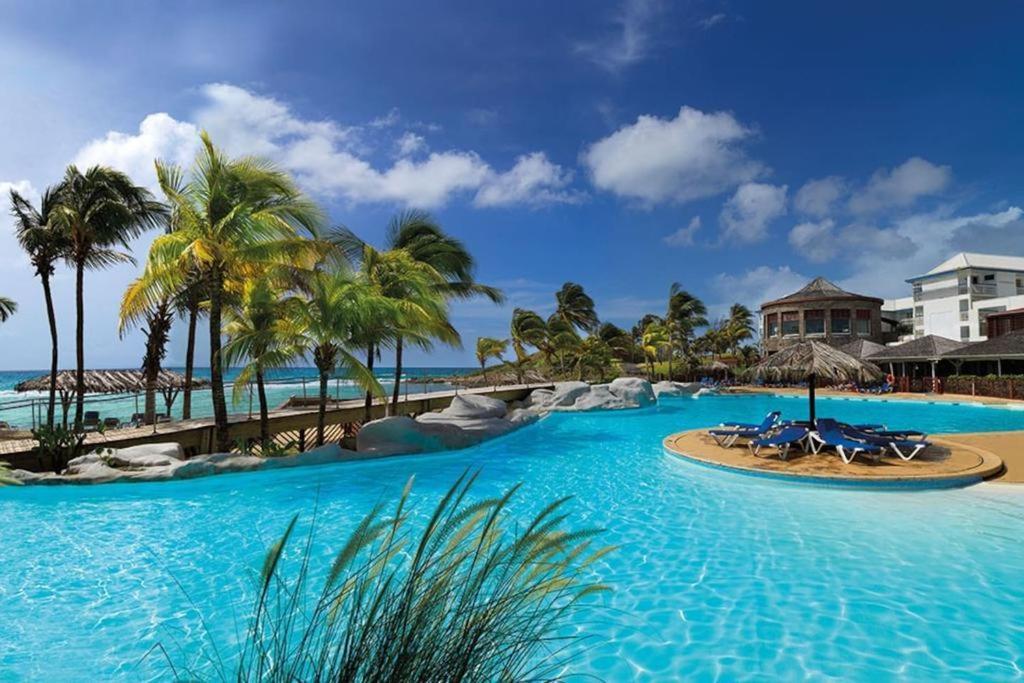 Vue Mer & Acces Direct A La Plage Avec Magnifique Piscine Surveillee Par Un Maitre Nageur Saint-Francois  Exteriér fotografie